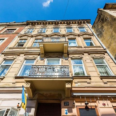 Квартира Подобово На Площі Ринок 39 Сам Центр Львова Ngoại thất bức ảnh