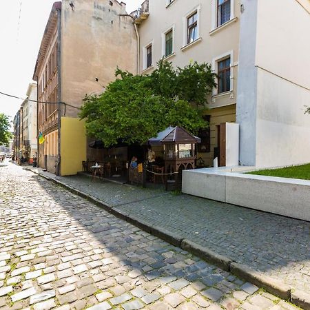 Квартира Подобово На Площі Ринок 39 Сам Центр Львова Ngoại thất bức ảnh