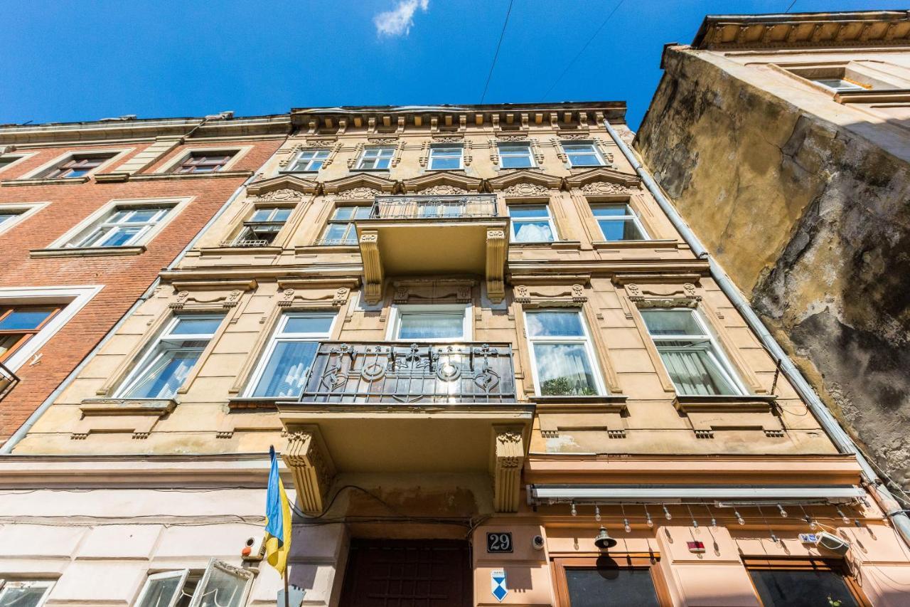 Квартира Подобово На Площі Ринок 39 Сам Центр Львова Ngoại thất bức ảnh