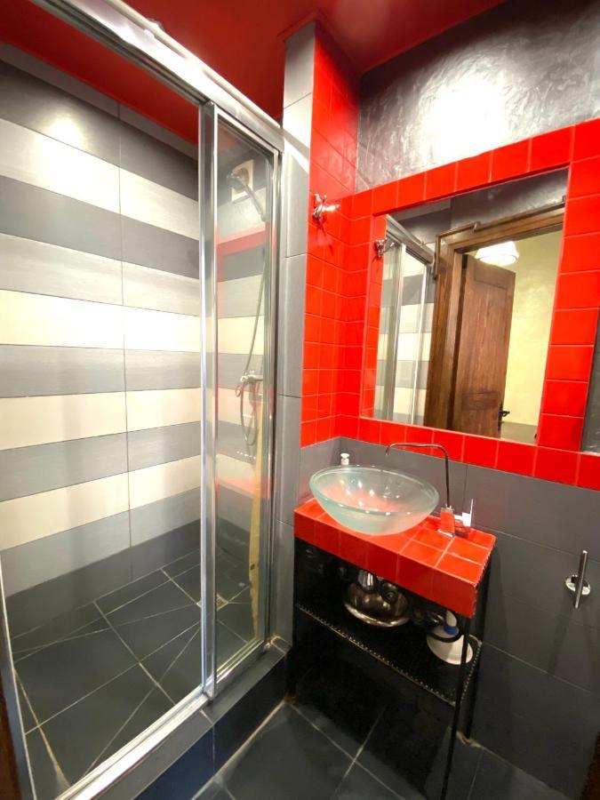 Квартира Подобово На Площі Ринок 39 Сам Центр Львова Ngoại thất bức ảnh